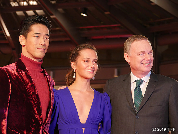 アリシア・ヴィキャンデル、EXILE 小林直己